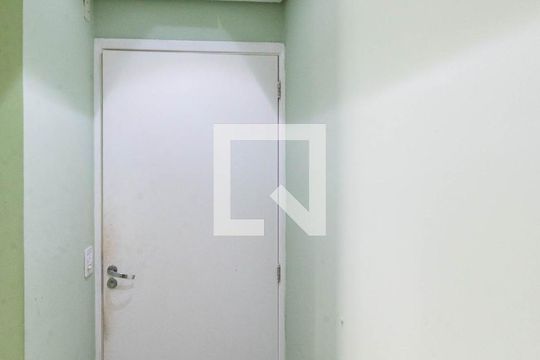 Hall de entrada de apartamento à venda com 2 quartos, 48m² em Parque Maria Helena, Campinas