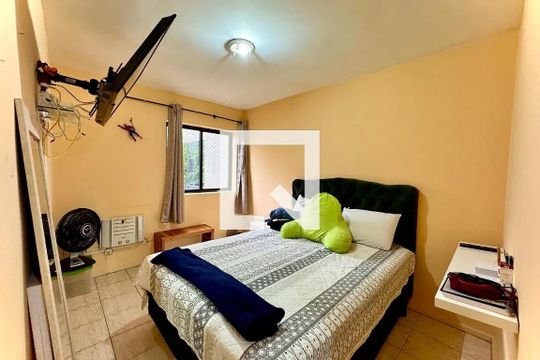 Quarto de apartamento à venda com 3 quartos, 120m² em Humaitá, Rio de Janeiro