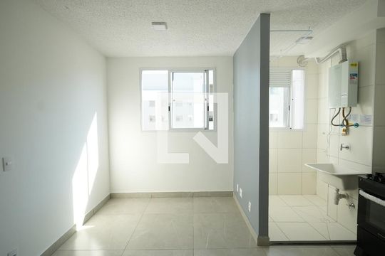 Sala de apartamento para alugar com 2 quartos, 39m² em Jardim, Santo André