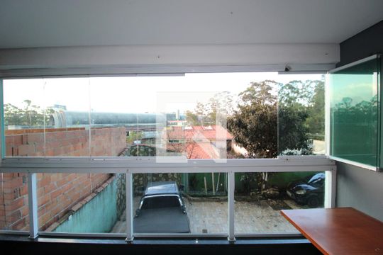 Sala - Varanda de casa para alugar com 4 quartos, 225m² em Vila Carmosina, São Paulo