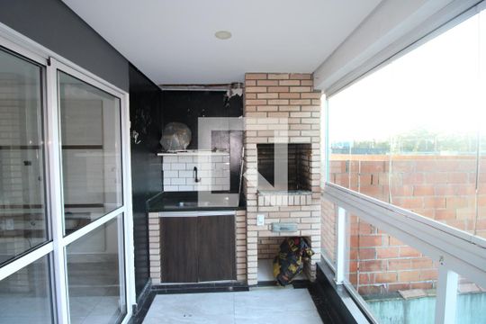 Sala - Varanda de casa para alugar com 4 quartos, 225m² em Vila Carmosina, São Paulo