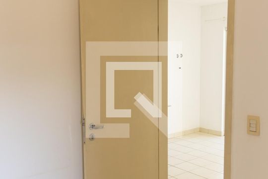 Quarto 01 de apartamento à venda com 2 quartos, 55m² em Jardim Goiás, Goiânia