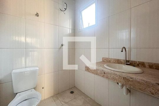 Banheiro da Suíte 1 de casa de condomínio à venda com 2 quartos, 71m² em Jardim Ubirajara, São Paulo