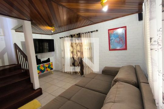 Sala de casa para alugar com 4 quartos, 500m² em Rio Tavares, Florianópolis