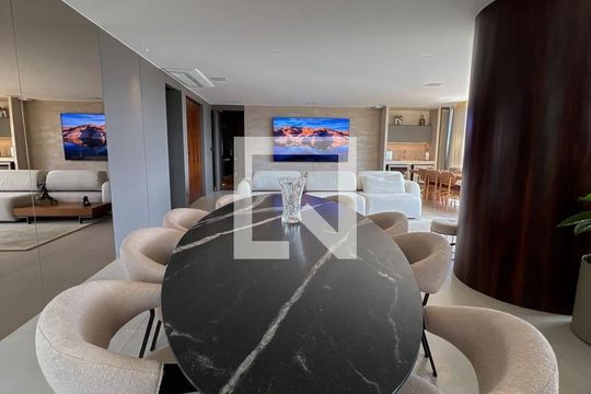Sala  de apartamento à venda com 4 quartos, 250m² em Santa Lúcia, Belo Horizonte