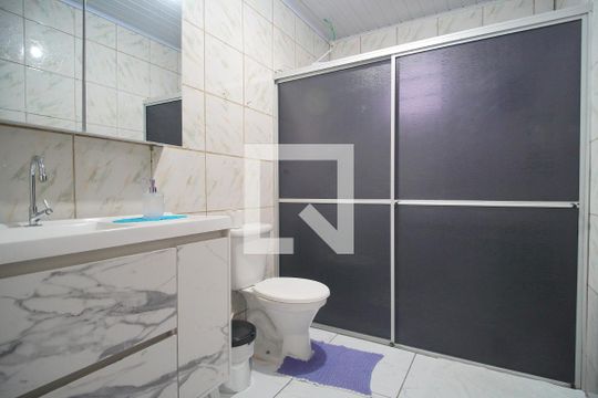 Banheiro de casa para alugar com 1 quarto, 80m² em Santos Dumont, São Leopoldo