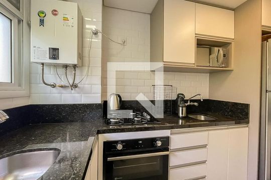 Cozinha de apartamento para alugar com 2 quartos, 61m² em Nonoai, Porto Alegre