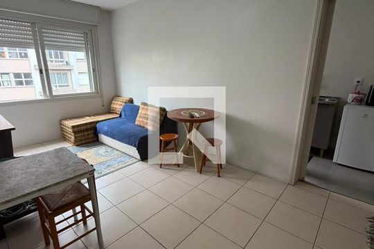 Sala de apartamento à venda com 1 quarto, 43m² em Independência, Porto Alegre