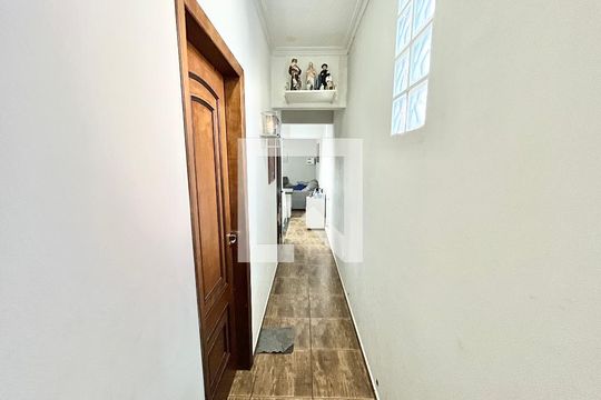 Corredor de casa à venda com 4 quartos, 216m² em Vila Santa Maria, São Paulo