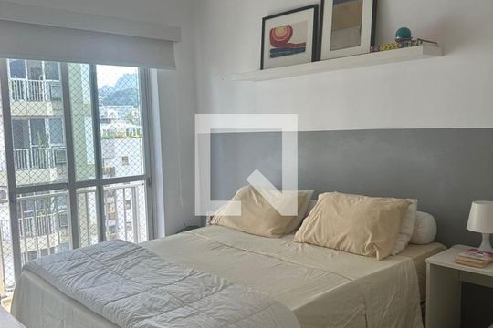Quarto de apartamento à venda com 2 quartos, 89m² em Leblon, Rio de Janeiro