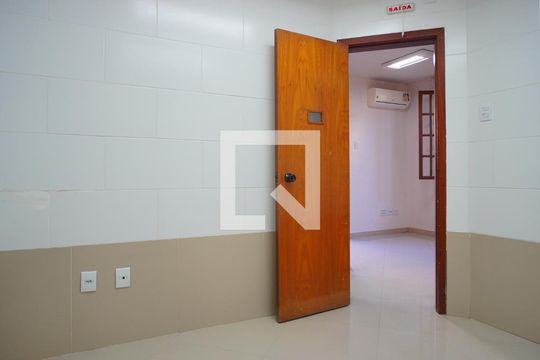 Quarto 1 de casa para alugar com 2 quartos, 75m² em Santa Maria Goretti, Porto Alegre