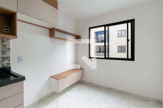 Sala/Cozinha de apartamento para alugar com 1 quarto, 27m² em Jardim Oriental, São Paulo