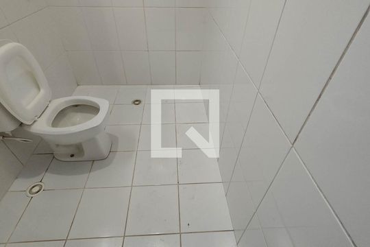 Banheiro da Suíte de casa para alugar com 2 quartos, 110m² em Vila Sao Paulo, Ferraz de Vasconcelos