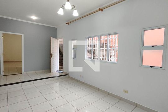 Sala de casa para alugar com 2 quartos, 110m² em Vila Sao Paulo, Ferraz de Vasconcelos