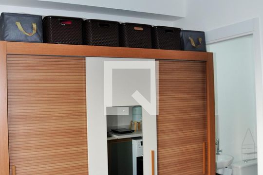 Kitnet / studio - Quarto, Cozinha e Área de Serviço de kitnet/studio à venda com 1 quarto, 17m² em Chácara Inglesa, São Paulo