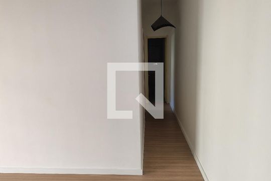 Corredor de apartamento para alugar com 3 quartos, 67m² em Rocha, Rio de Janeiro
