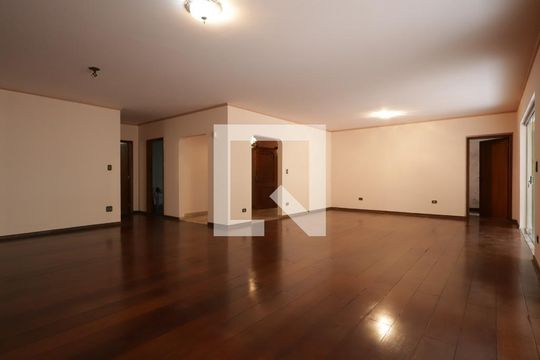 Sala de casa para alugar com 4 quartos, 361m² em Jardim Guedala, São Paulo