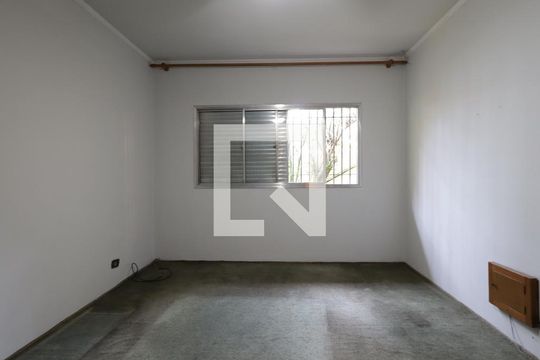 Quarto de casa para alugar com 4 quartos, 361m² em Jardim Guedala, São Paulo