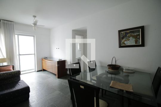 Sala de apartamento para alugar com 2 quartos, 65m² em Barra da Tijuca, Rio de Janeiro