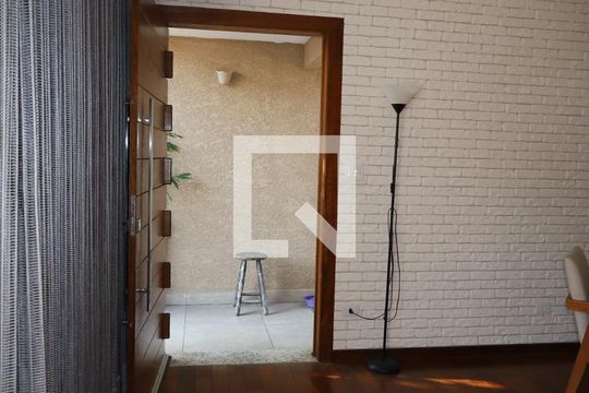 Sala de casa à venda com 3 quartos, 280m² em Jardim Piqueroby, São Paulo