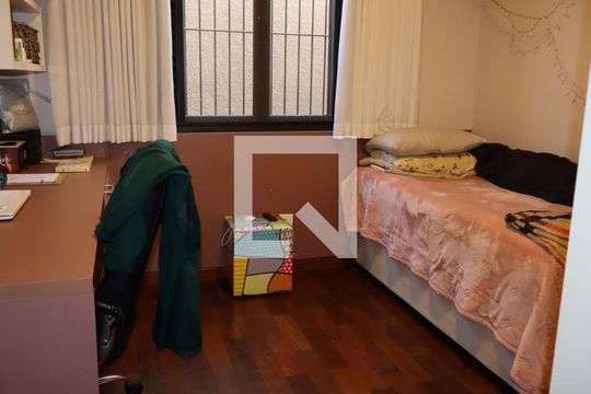 Quarto 2 de casa à venda com 3 quartos, 280m² em Jardim Piqueroby, São Paulo