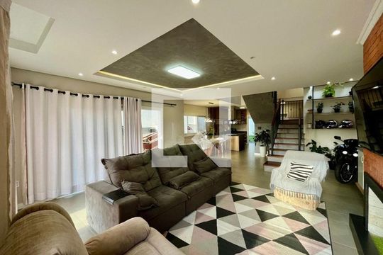 Sala de casa de condomínio para alugar com 4 quartos, 211m² em Centro, Gravataí