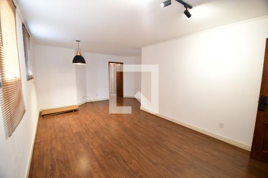 Apartamento para alugar com 2 quartos, 77m² em Vila Itapura, Campinas
