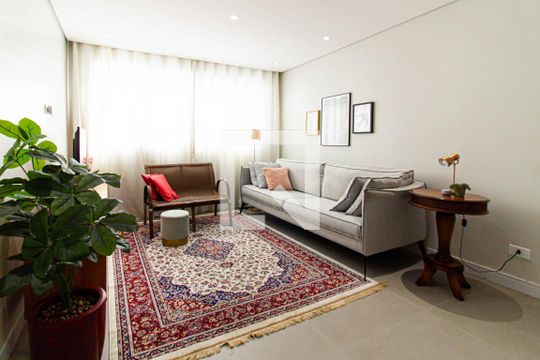 Casa à venda com 4 quartos, 211m² em Vila Romana, São Paulo