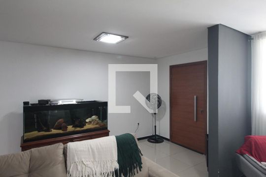 Sala de Estar de casa para alugar com 4 quartos, 216m² em Jardim Leblon, Belo Horizonte