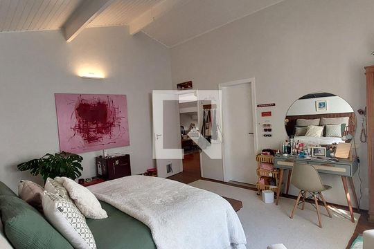 Quarto de casa à venda com 4 quartos, 450m² em Vila Morumbi, São Paulo