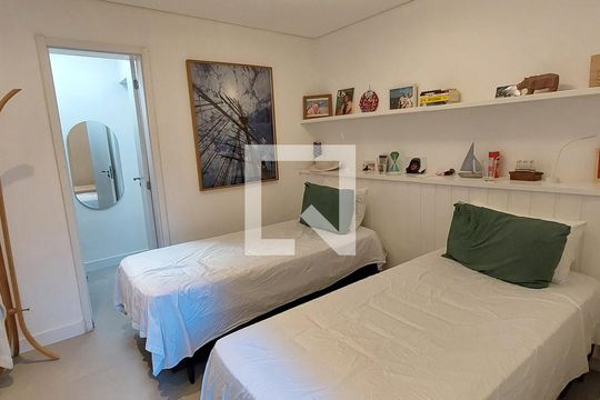 Quarto de casa à venda com 4 quartos, 450m² em Vila Morumbi, São Paulo