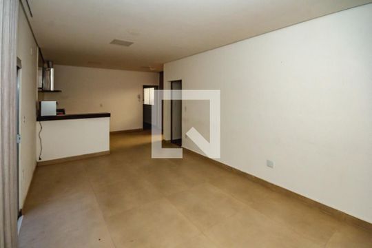 Casa para alugar com 2 quartos, 100m² em Itapoã, Belo Horizonte