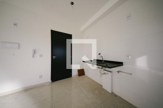 Sala/cozinha de apartamento à venda com 2 quartos, 47m² em Vila Nhocuné, São Paulo