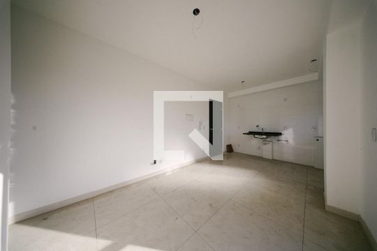 Sala/cozinha de apartamento à venda com 2 quartos, 47m² em Vila Nhocuné, São Paulo