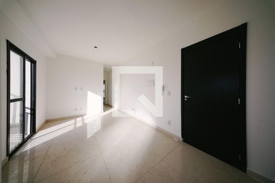 Sala/cozinha de apartamento à venda com 2 quartos, 47m² em Vila Nhocuné, São Paulo