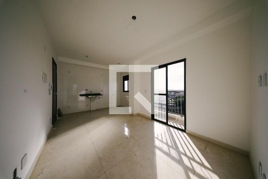 Sala/cozinha de apartamento à venda com 2 quartos, 47m² em Vila Nhocuné, São Paulo