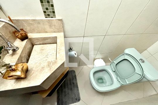 Lavabo de casa à venda com 4 quartos, 180m² em Cidade Patriarca, São Paulo