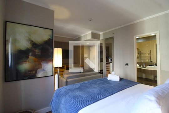 Sala/Quarto de kitnet/studio para alugar com 1 quarto, 36m² em Jardim Europa, São Paulo