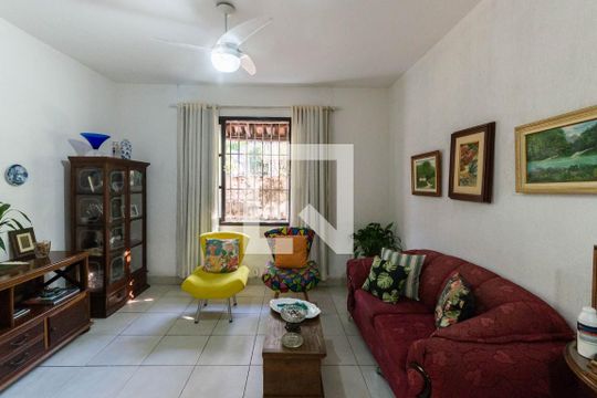 Sala de casa à venda com 2 quartos, 118m² em Grajaú, Rio de Janeiro
