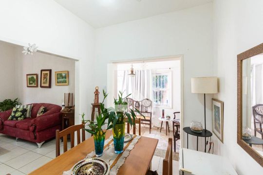 Sala de casa à venda com 2 quartos, 118m² em Grajaú, Rio de Janeiro