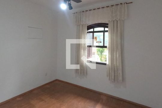 Quarto 1 - 2º Piso de casa para alugar com 3 quartos, 120m² em Aparecida, Santos