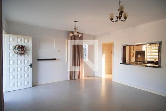 Casa à venda com 3 quartos, 180m² em Vila Nova, Novo Hamburgo