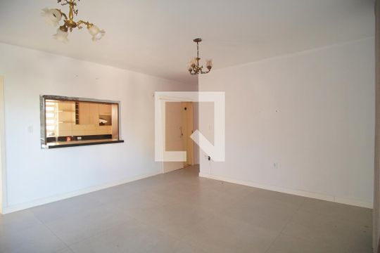 Sala de casa à venda com 3 quartos, 180m² em Vila Nova, Novo Hamburgo