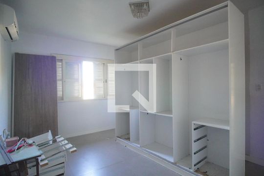 Suíte de casa à venda com 3 quartos, 180m² em Vila Nova, Novo Hamburgo