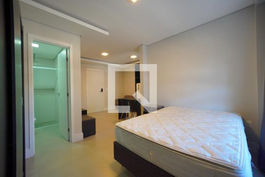 Sala/Quarto de kitnet/studio para alugar com 1 quarto, 31m² em Trindade, Florianópolis