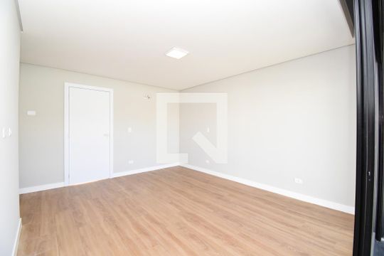 Suíte de casa de condomínio à venda com 3 quartos, 250m² em Santa Cândida, Curitiba