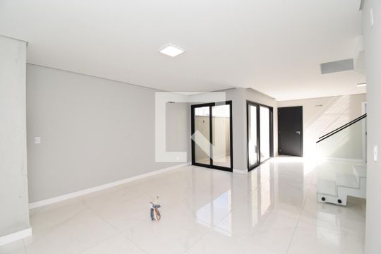Sala/Cozinha de casa de condomínio à venda com 3 quartos, 250m² em Santa Cândida, Curitiba