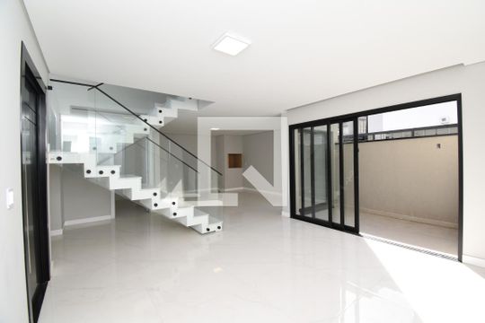 Sala/Cozinha de casa de condomínio à venda com 3 quartos, 250m² em Santa Cândida, Curitiba