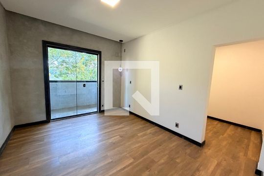 Sala de casa de condomínio para alugar com 7 quartos, 495m² em Aeroporto, Juiz de Fora