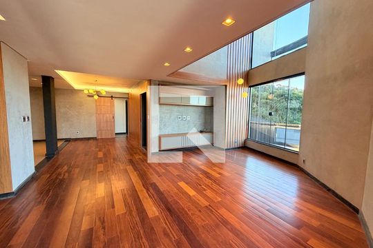 Sala de casa de condomínio para alugar com 7 quartos, 495m² em Aeroporto, Juiz de Fora